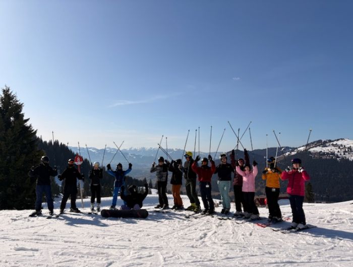 Ein Tag schöner wie der andere! Die Fortgeschrittenen- Gruppe am Wiedhaglift mit viel Spaß am Berg.